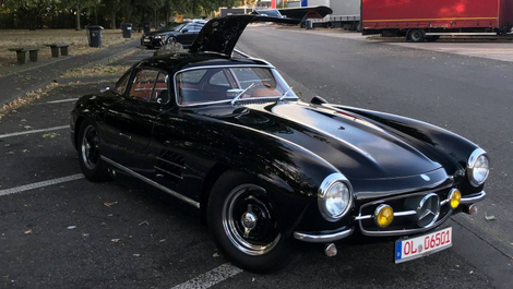 Illustration for article titled Owner Offers $300,000 Reward for Return of His Stolen $1.9 Million Mercedes-Benz 300SL Gullwing